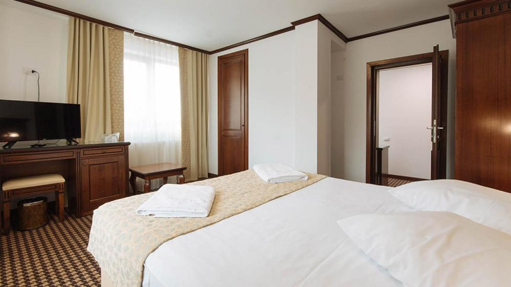 Hotel Alpin Rarau Кымпулунг-Молдовенеск Экстерьер фото